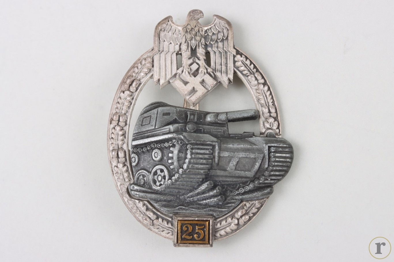 #75-1567 – Tank Assault Badge 2nd Class ’25’ in Silver ‘JFS’