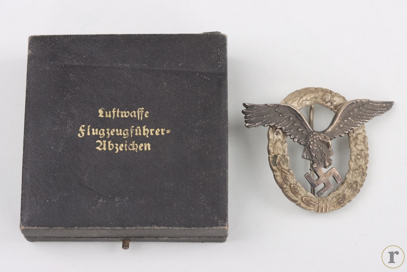 #75-1585 – Luftwaffe Pilot’s Badge with case – Juncker