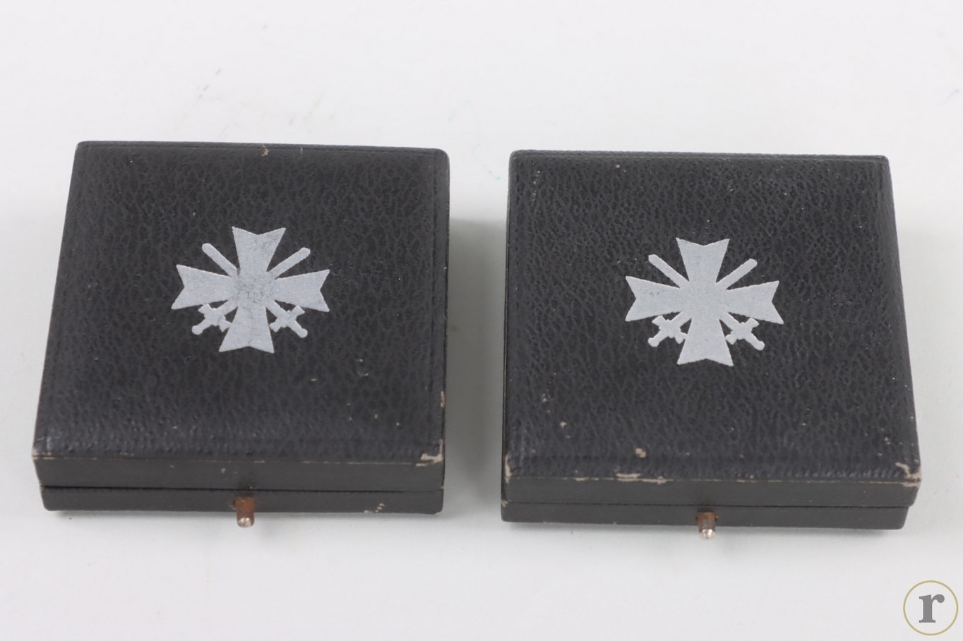 #75-1653 – 2 x case for the War Merit Cross 1st Class with Swords