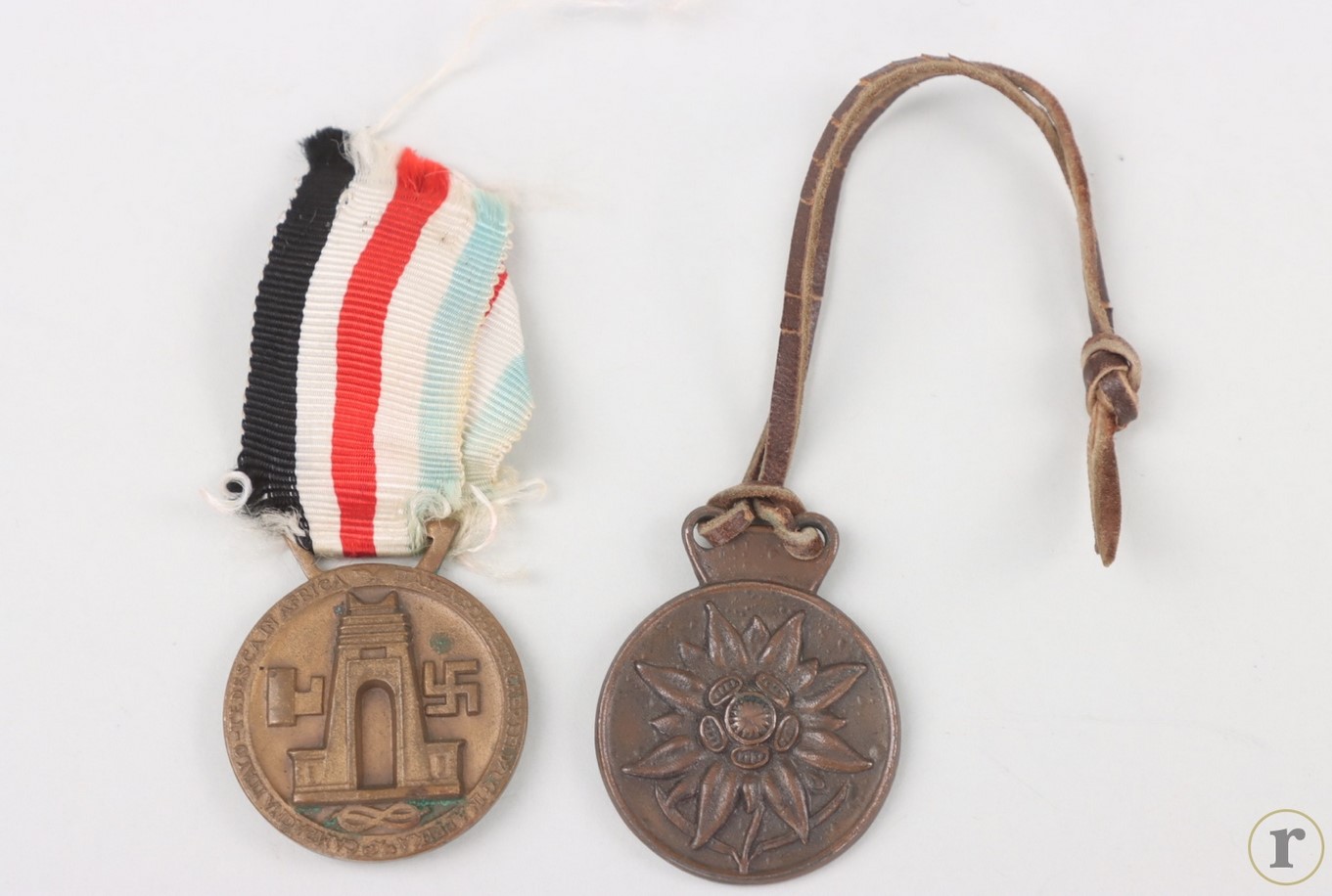 #75-1664 – ‘”Eismeerfront’ commemorative badge & Italian-German Medal for the African campaign”