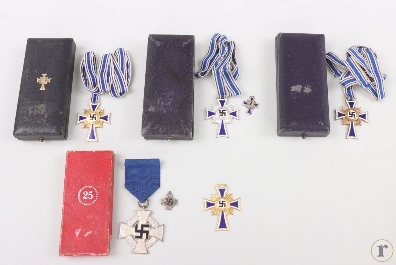 #75-1724 – Lot of Crosses of Honour of the German Mother & Faithful Service Decoration + cases