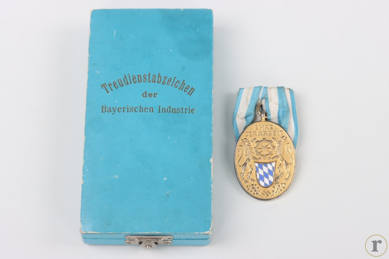 #75-1725 – Bavarian Industry Faithful Service Medal for 40 years with case – Deschler (990)