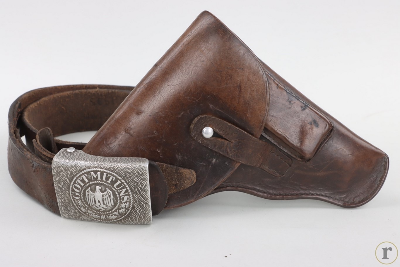 #75-0296 – Heer field buckle ‘Gott mit uns’ (EM/NCO) with tab, belt and pistol holster