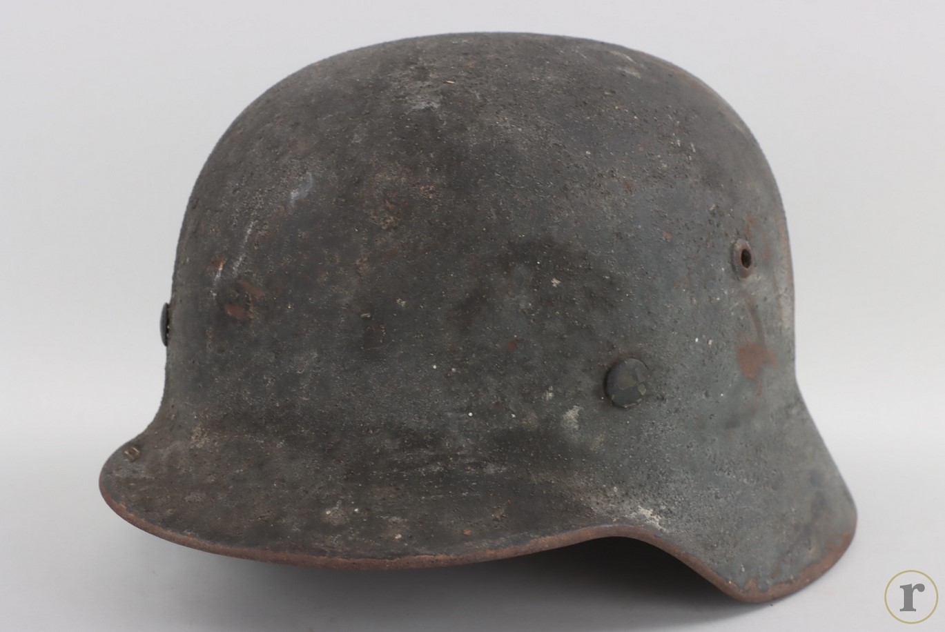 #75-0260 – Heer M35 helmet with sand paint – SE64