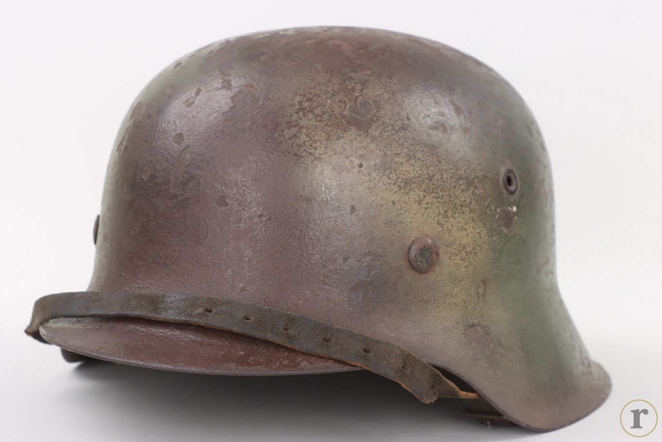 #75-0268 – Heer M42 helmet with ‘Normandy’ camopaint