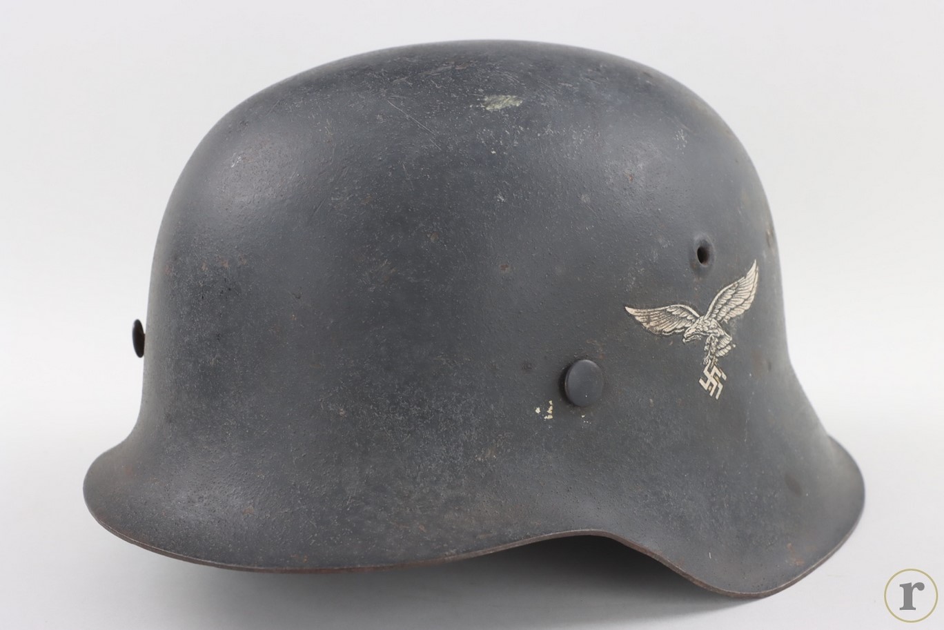 #75-0277 – Luftwaffe M40 helmet with two eagle decals applied – ET68