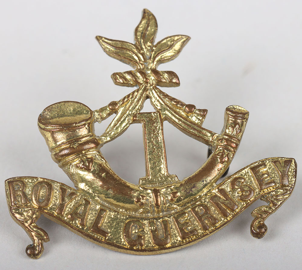 #220 – Channel Islands 1st Royal Guernsey Militia Officers Cap Badge