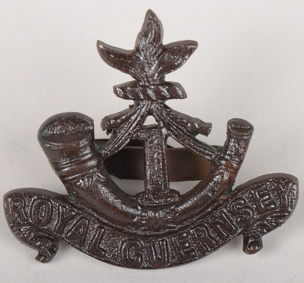 #221 – Channel Islands 1st Royal Guernsey Militia Officers Cap Badge