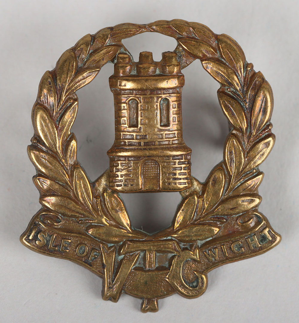 #250 – Scarce WW1 Isle of Wight VTC Cap Badge