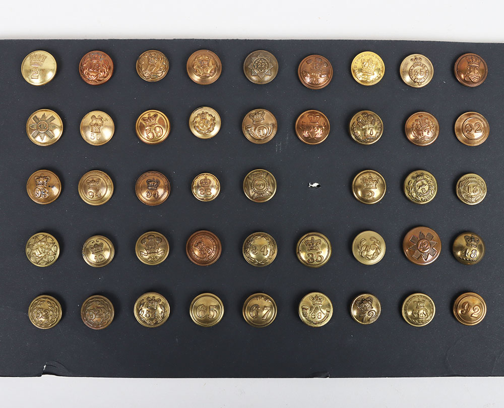 #290 – British Officers’ Gilt Tunic Buttons (1856-1881),