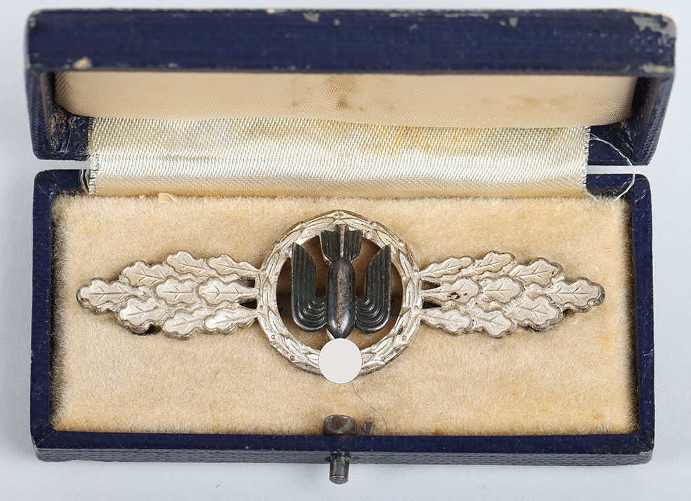 #702 – WW2 German Luftwaffe Bomber Operational Clasp in Silver by G.H. Osang, Dresden with Original Issue Box