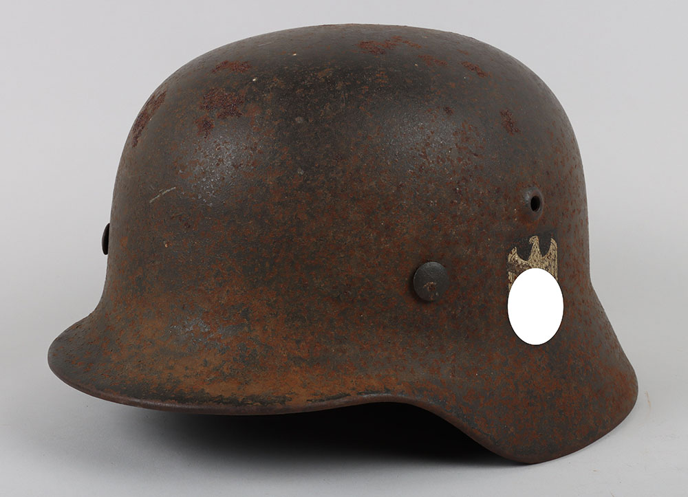 #789 – WW2 German Army M-40 Single Decal Steel Combat Helmet