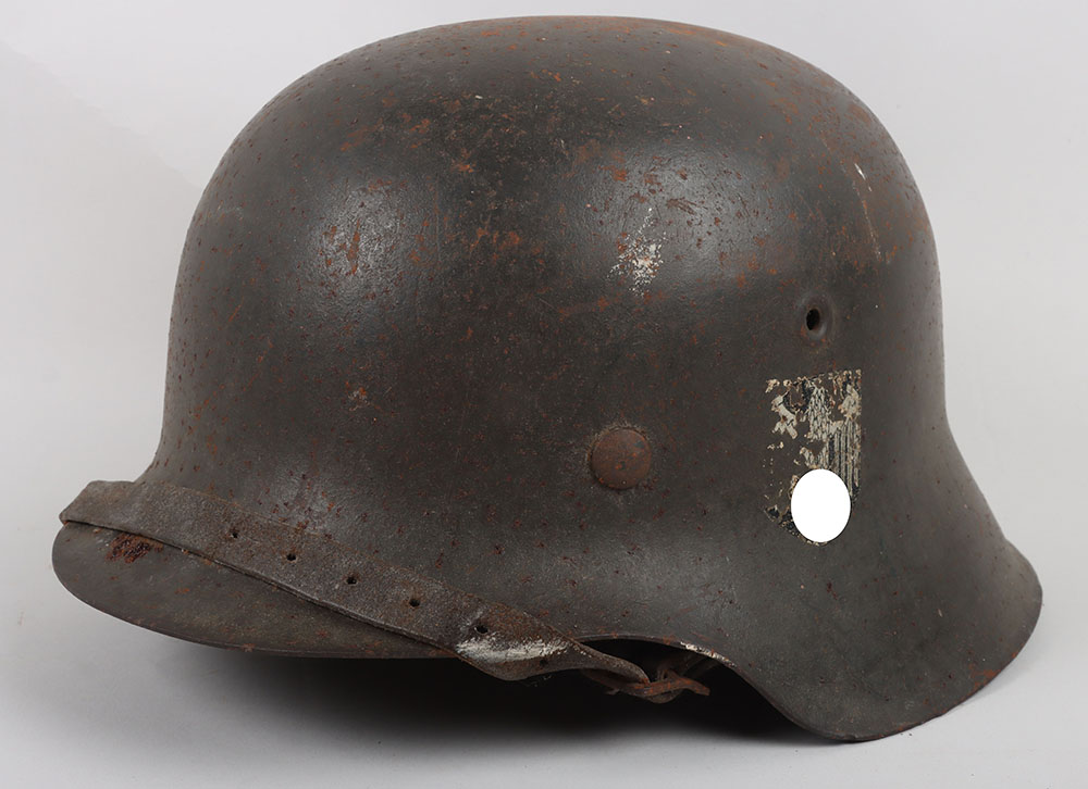 #791 – WW2 German Army M-42 Single Decal Steel Combat Helmet