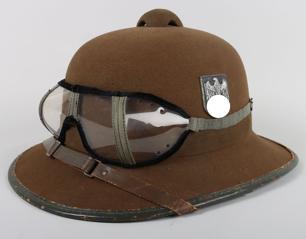 #794 – WW2 German Army Afrikakorps (D.A.K) Pith Helmet