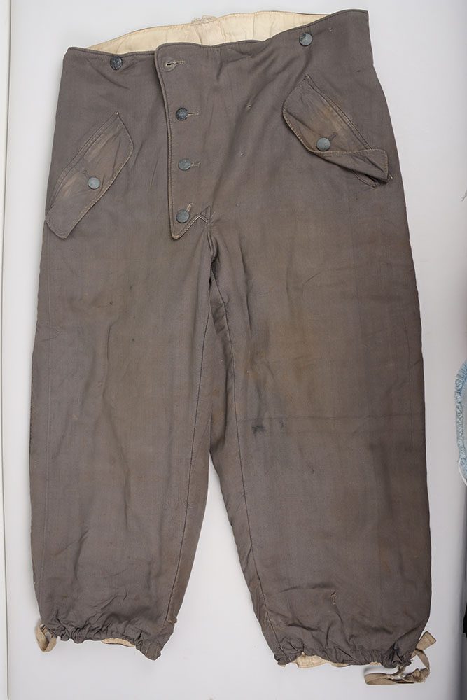 #822 – WW2 German Armed Forces Reversible Winter Camouflage Padded Trousers