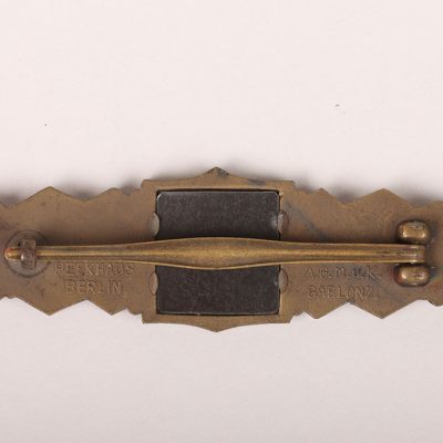 #414 – WW2 German Army / Waffen-SS Close Combat Clasp in Bronze by AGMuK, Gablonz