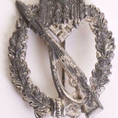 #194 – WW2 German Army / Waffen-SS Infantry Assault Badge in Silver by Hermann Aurich