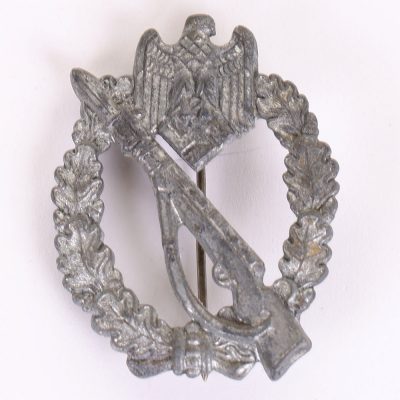 #195 – WW2 German Army / Waffen-SS Infantry Assault Badge in Silver by Shuco 42