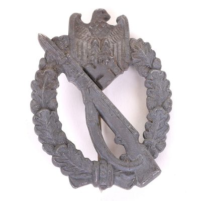 #207 – WW2 German Army / Waffen-SS Infantry Assault Badge in Silver, by Unknown Maker