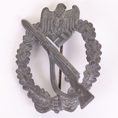 #209 – WW2 German Army / Waffen-SS Infantry Assault Badge in Silver, by Dr Francke & Co (FCL)