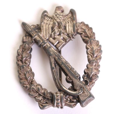 #211 – WW2 German Army / Waffen-SS Infantry Assault Badge in Silver, by Hermann Aurich