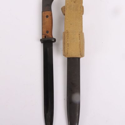 #692 – WW2 1943 German K98 Combat Bayonet with Tropical Frog