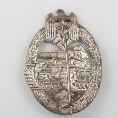 #79-1495 – Tank Assault Badge in Silver ‘P&L’