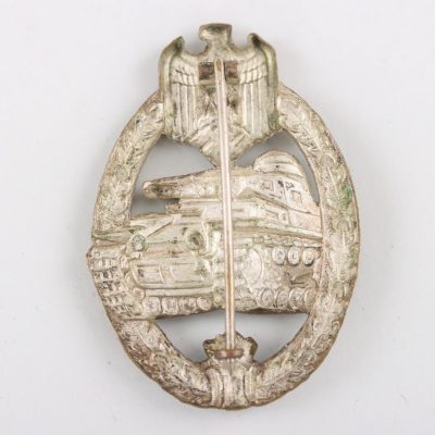 #79-1496 – Tank Assault Badge in Silver ‘Deumer’