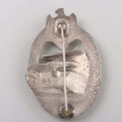 #79-1501 – Tank Assault Badge in Silver ‘A. Scholze’