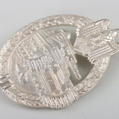 #79-1505 – Tank Assault Badge in Silver ‘Schickle’