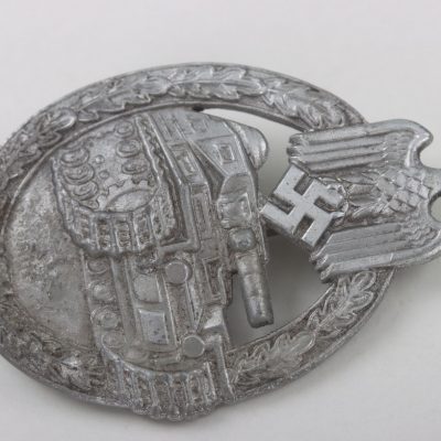 #79-1512 – Tank Assault Badge in Silver ‘F&R’