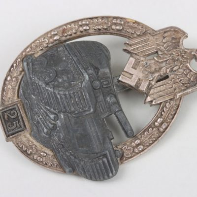 #79-1517 – Tank Assault Badge 2nd Class ’25’ in Silver ‘JFS’