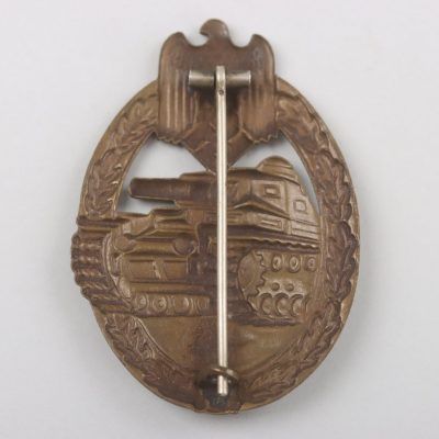 #79-1518 – Tank Assault Badge in Bronze ‘O.Schickle’