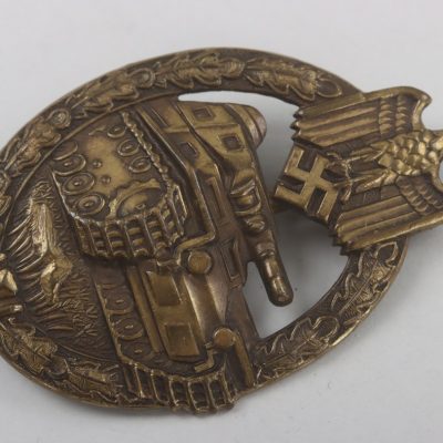 #79-1519 – Tank Assault Badge in Bronze ‘Wurster’