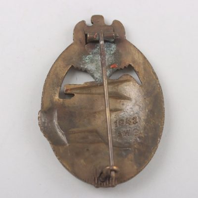 #79-1521 – Tank Assault Badge in Bronze ‘AWS’