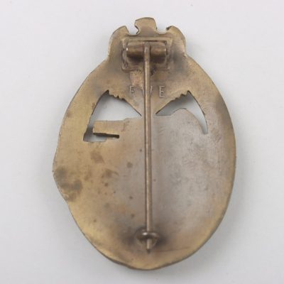 #79-1530 – Tank Assault Badge in Bronze ‘EWE’