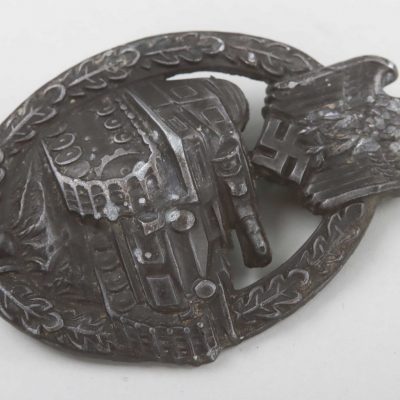 #79-1532 – Tank Assault Badge in Bronze ‘Deumer’