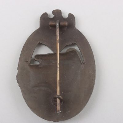 #79-1537 – Tank Assault Badge in Bronze ‘Daisy’