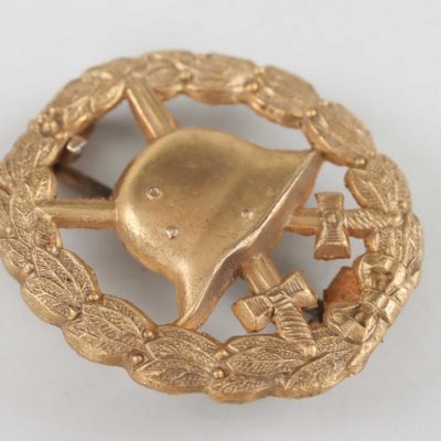 #79-1690 – Wound Badge 1918 in gold – DRGM & cut out